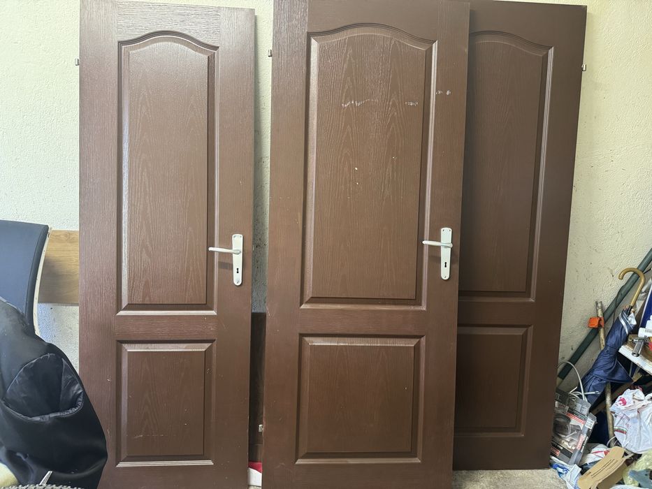 3 броя врати без каси