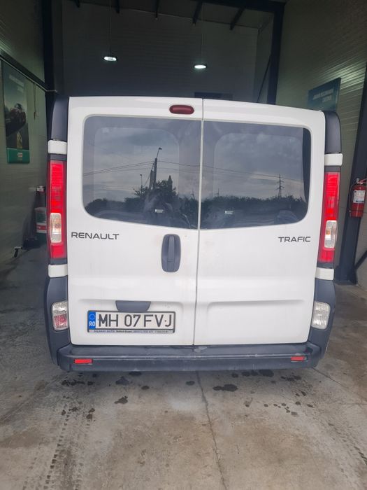 Renault trafic 8+1