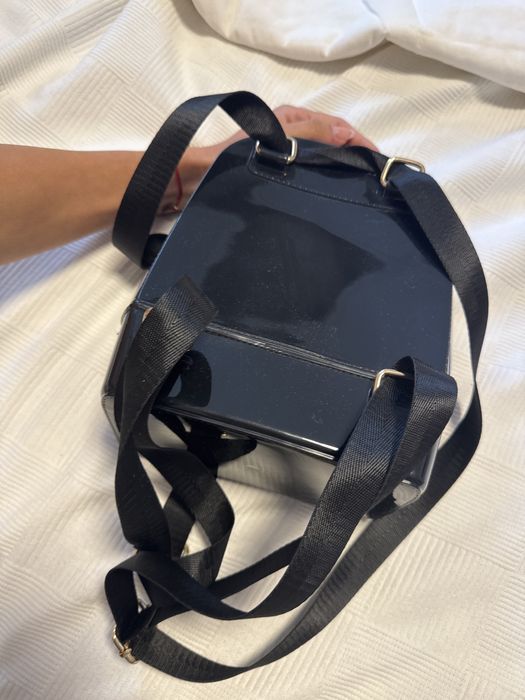 Черна раница