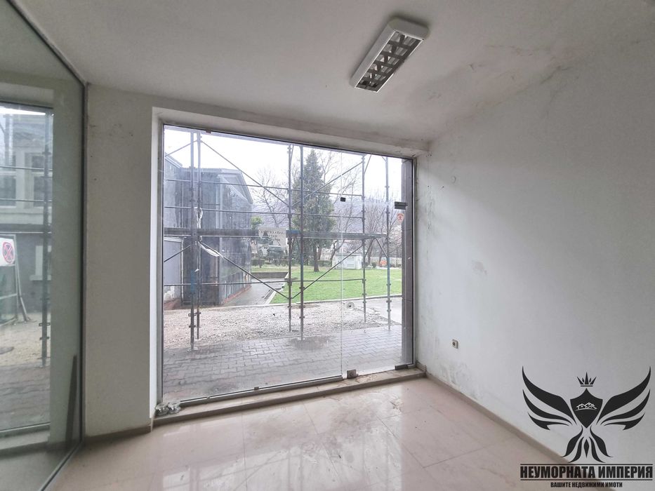 Под наем ново помещение, офис магазин 40кв. в гр.Асеновград топ център