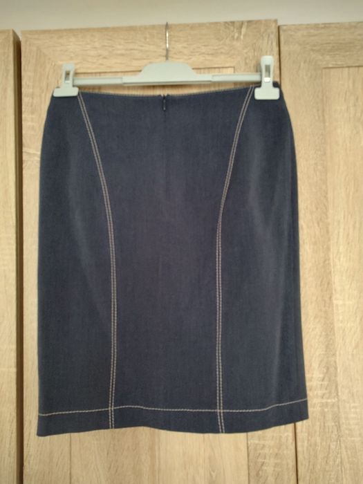 Vând costum elegant damă, cu două piese, sacou și fustă, nou, nepurtat, cu etichetă