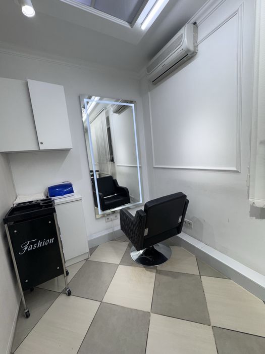 Сдаётся рабочее место парикмахера / стилиста