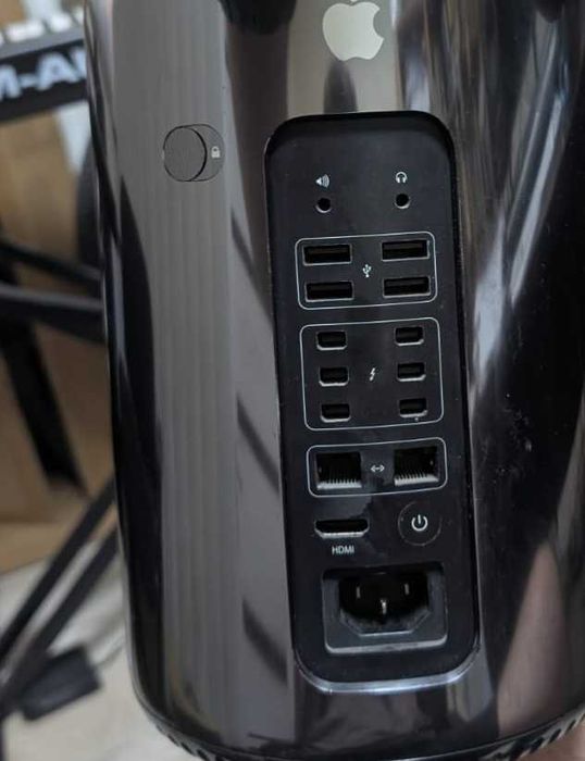 Стационарный компьютер Mac Pro 2013 ведро