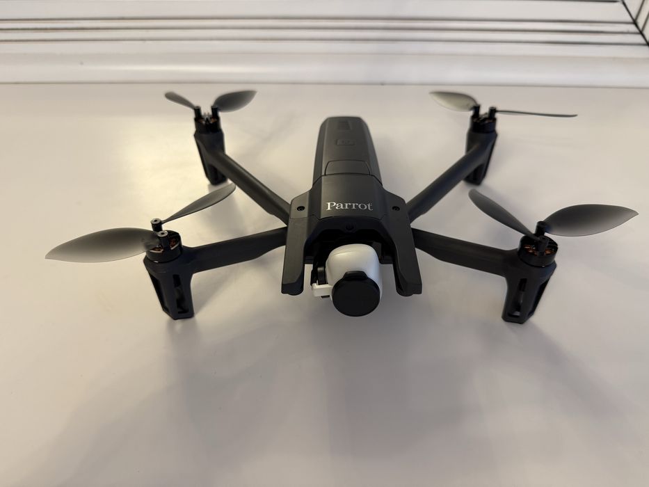 Drona PARROT ANAFI noua, neutilizata