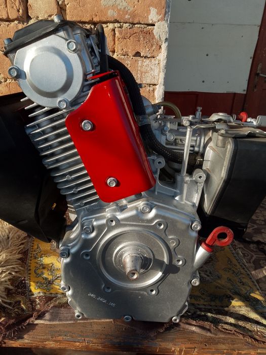 Продавам двигател  четиритактов ламборгини 13 коня в добро състояние