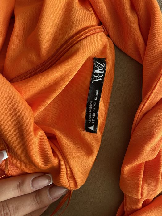 Оранжева рокля Zara