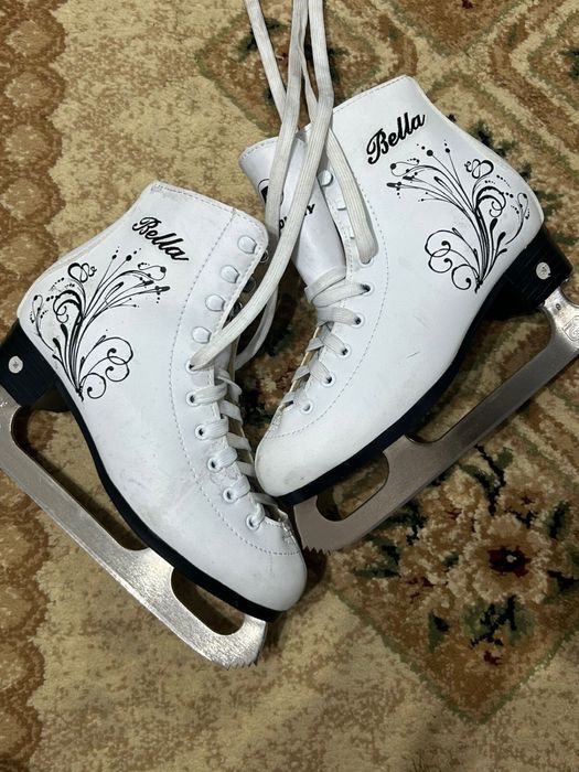 Продам фигурные коньки