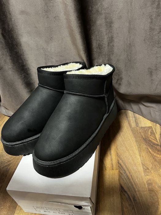 Incaltaminte tip UGG