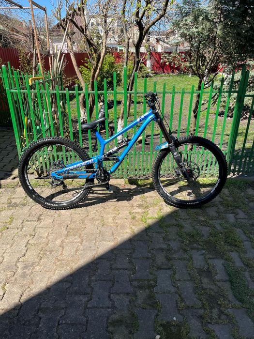 Commencal bicicleta downhill