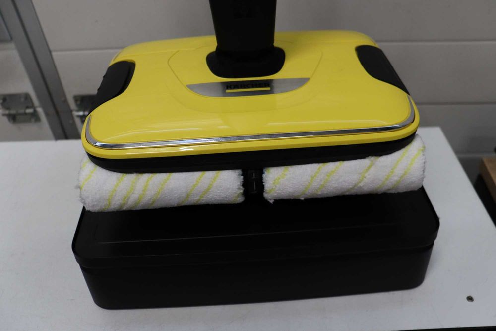 Подочистачка, Безжична машина за почистване подове KARCHER FC 7, IPX4
