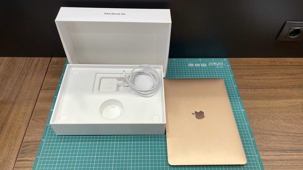Mac book air 13 M1 Rose gold 256GB SSD КАТО НОВ 94% батерия