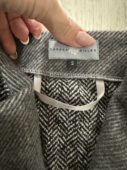 Trench dama necaptusit