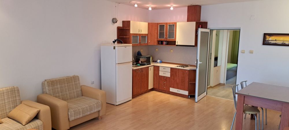 Дава се под наем Двустаен апартамент в Свети Влас - 65 кв.м за 400 € - Снимка #2