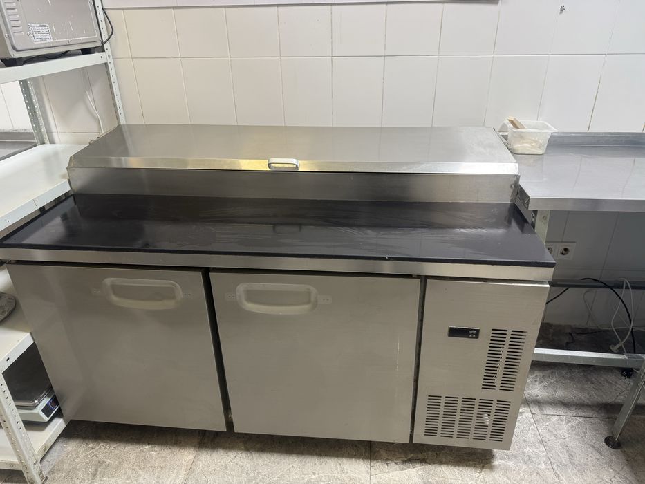 Холодильный стол для пиццы