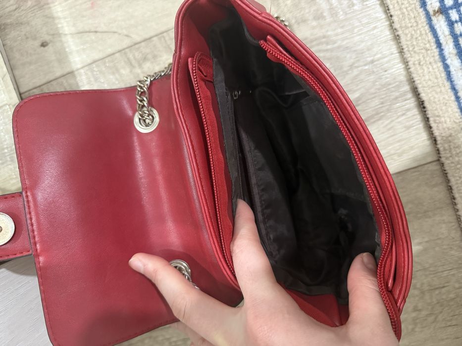 Сумка сатылады,красный цвет