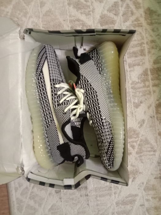 Продам кроссовки