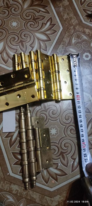 Продам замки, и петли  меж комнатные.