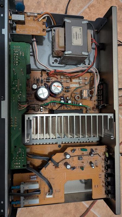 Amplificator Onkyo A-8220 musik