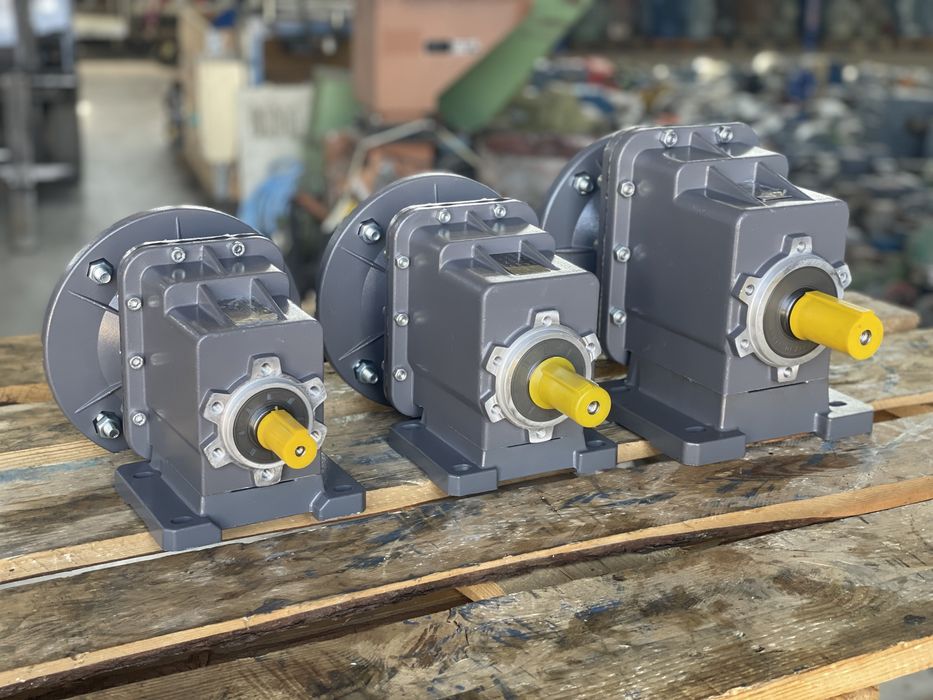 Склад - нов ел.двигател/електродвигател, редуктор, мотор-редуктор