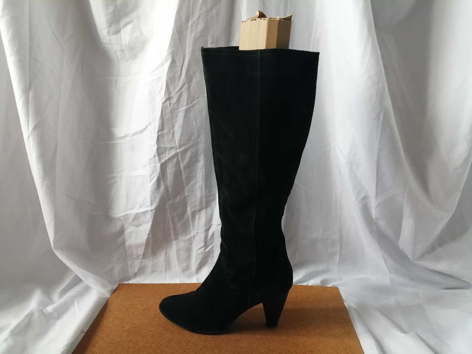 № 41 дамски ботуши естествен велур - с висок ток; марка Janet D.