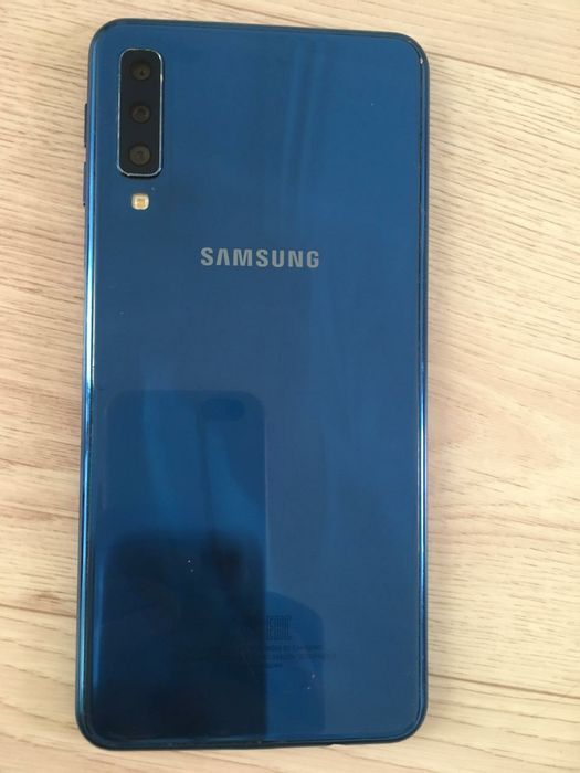 Срочно продаю Тел SAMSUNG A 7