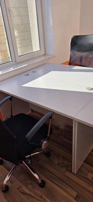 Офис бюра малко употребявани. Цената е  за брой.