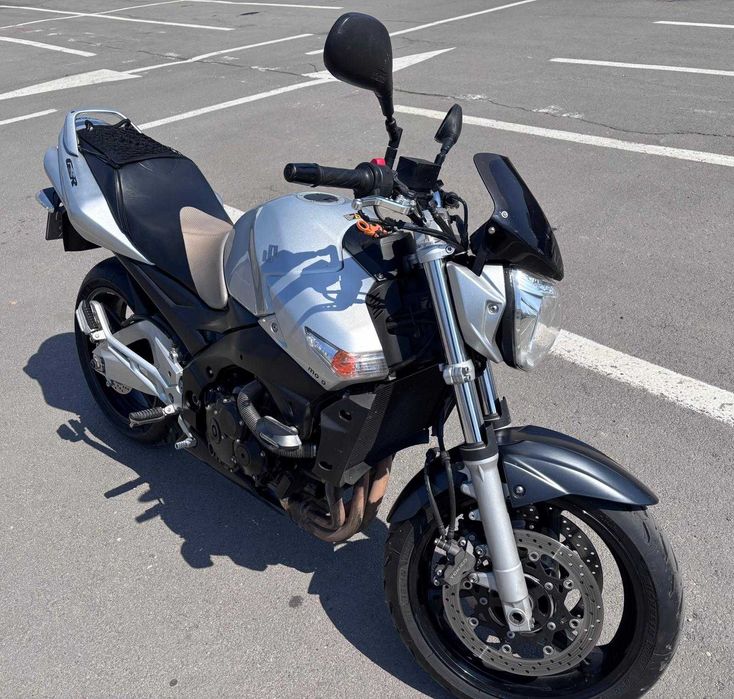 Suzuki GSR600 2008