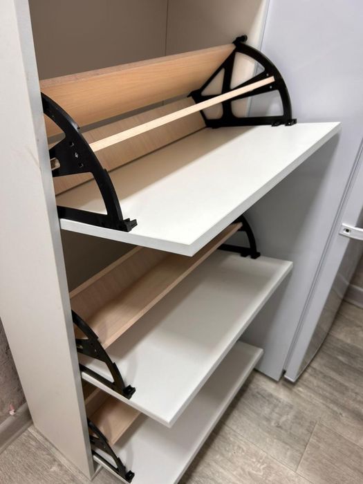 Продаю обувницу