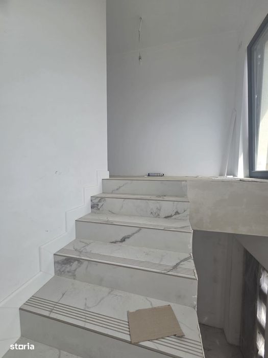 Vila parter + etaj  selgros malu mare
