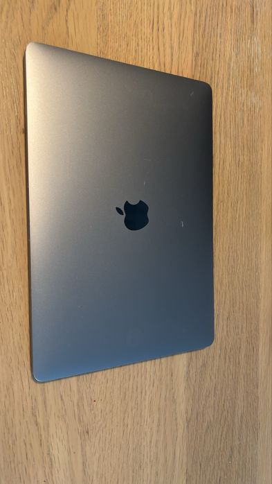 MacBook Pro 13” (2020, Intel)