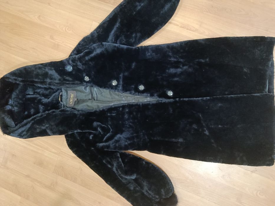 Продам женскую шубу