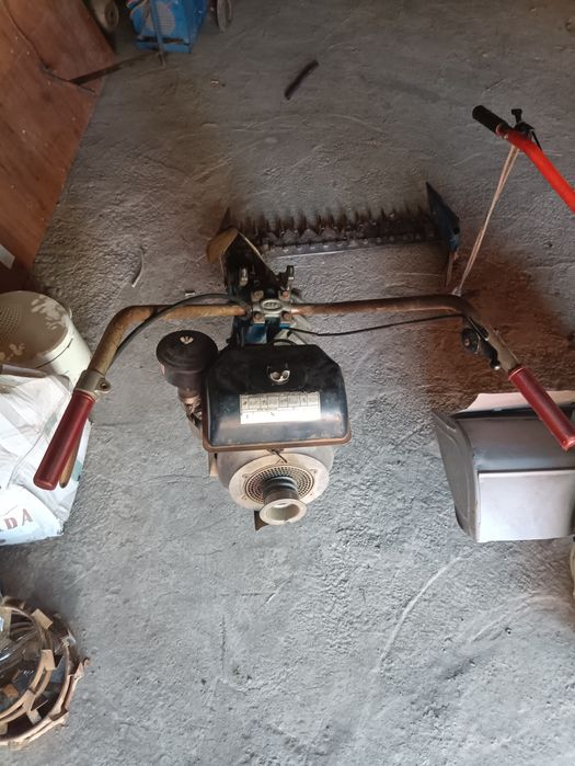 Mașina de tăiat iarbă