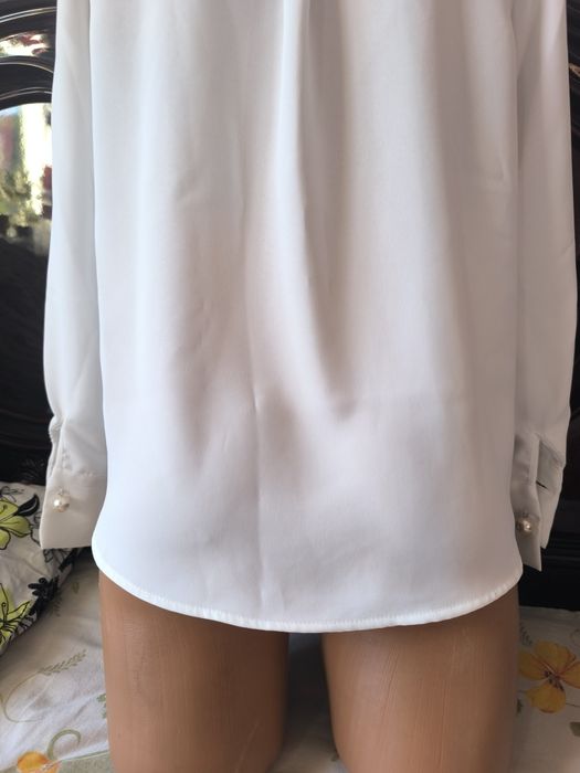 Бяла дамска риза zara с копчета перли хс