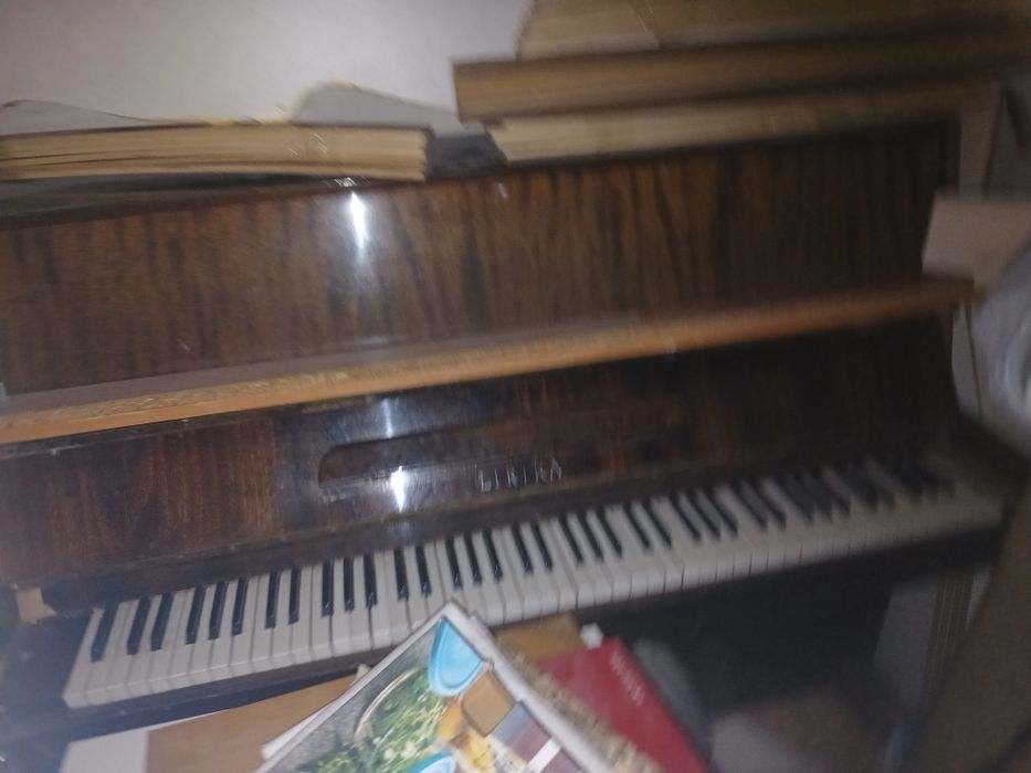 Продам Пианино лирика