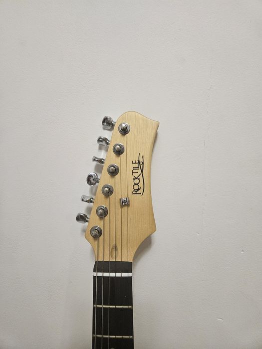 Chitara rock tile + amplificator scream-15 (NEGOCIABIL)