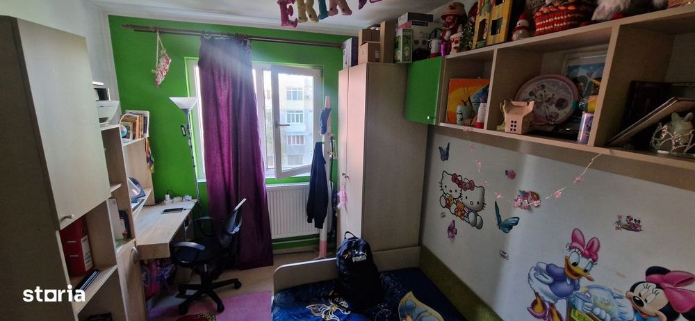 Apartament 3 camere, zona Craiovita Noua