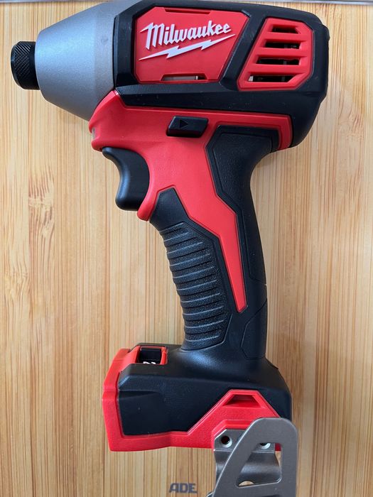 Продавам чисто нови Импакт и винтоверт