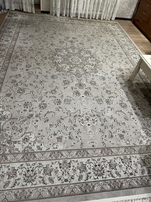 Продам ковер в хорошем состоянии