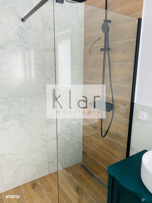 Inchiriere apartament  3 camere in vila zona Regal cu parcare si boxa