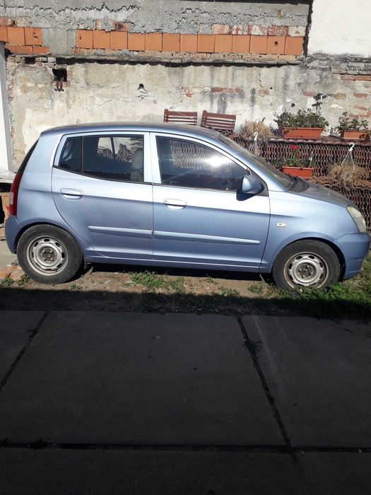 Kia Picanto 1.1 Diesel + încă un Kia Picanto pentru piese