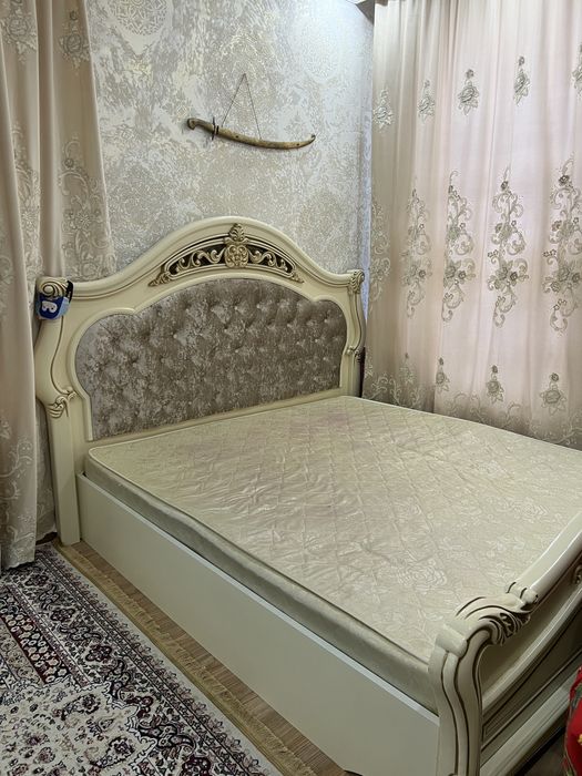Кровать б/у 180/200