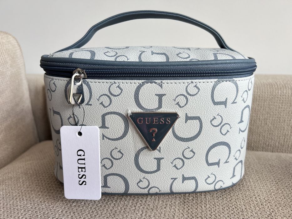 Нови оригинални несесери Guess, Furla, Ted Baker