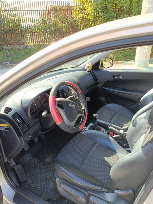 Vand Hyundai i30 2008 pe gaz
