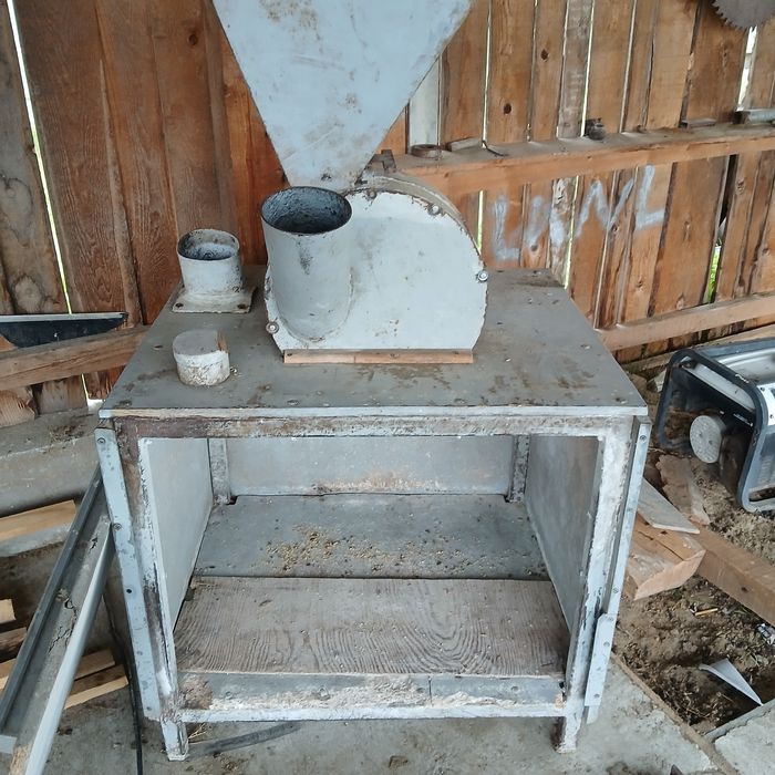 Moara trifazică cu ladă