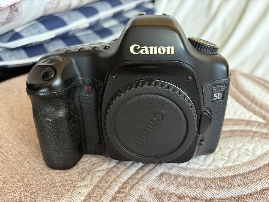 Фотоапарат Canon 5D