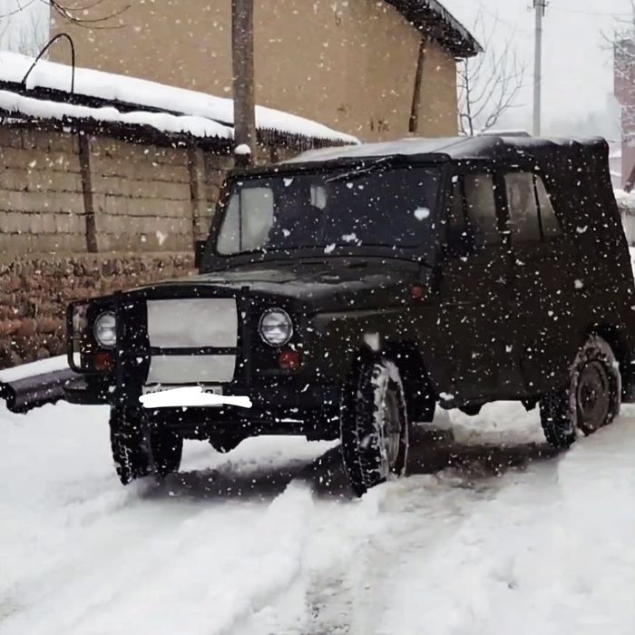 UAZ Srochna sotiladi