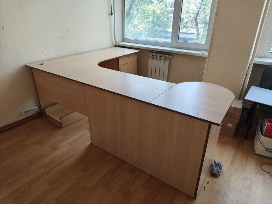Продам офисный стол