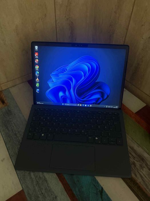 Dell latitude 7350 2in1 512gb 16gb ram intel ultra5