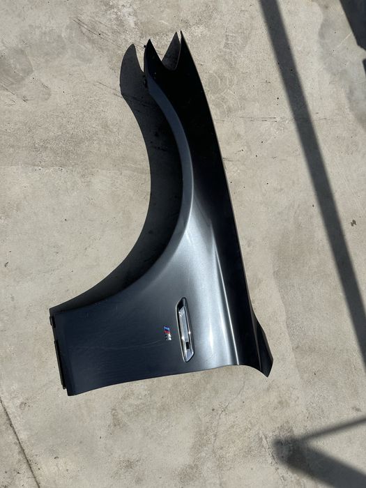 Aripa stanga / dreapta BMW seria 5 f10 / f11 culoare ALB / Negru / Gri / B39 / A90 / B90 / 475 / 668 / 689 / A89 / 416