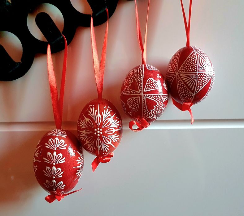 Oua incondeiate  pentru decor